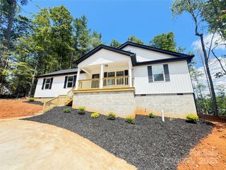 409 Scarlett Oak Court NE, Lenoir, NC 28645