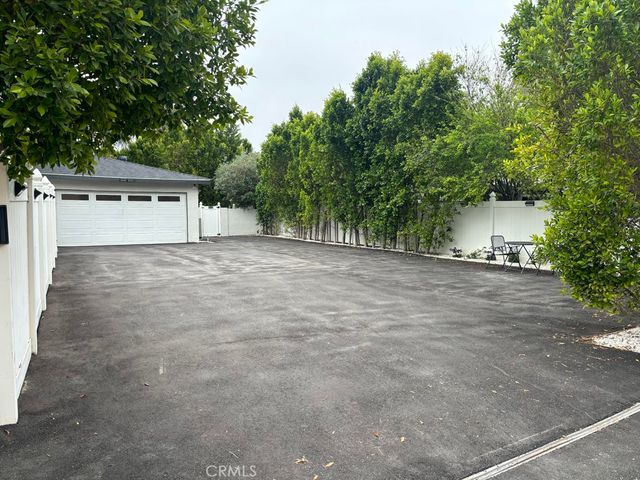 8731 Topanga Cyn. Blvd., West Hills, CA 91304