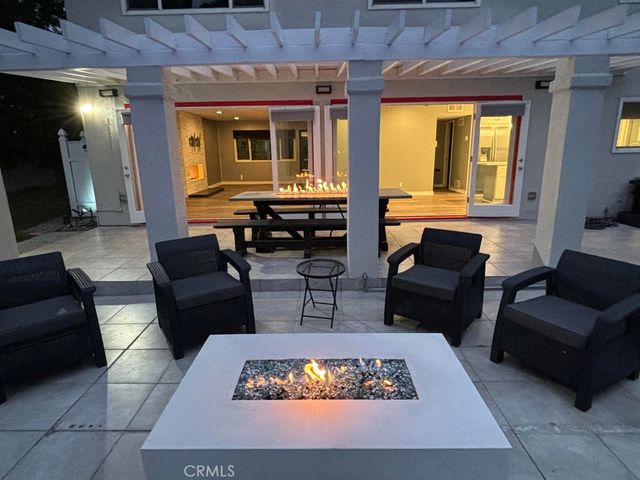 8731 Topanga Cyn. Blvd., West Hills, CA 91304