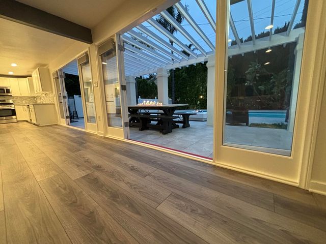 8731 Topanga Cyn. Blvd., West Hills, CA 91304