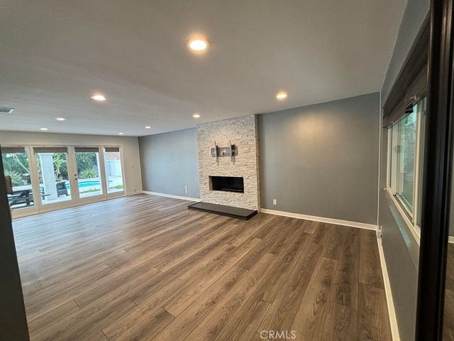 8731 Topanga Cyn. Blvd., West Hills, CA 91304