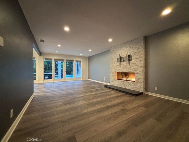 8731 Topanga Cyn. Blvd., West Hills, CA 91304