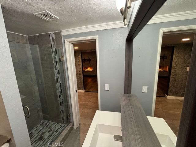 8731 Topanga Cyn. Blvd., West Hills, CA 91304