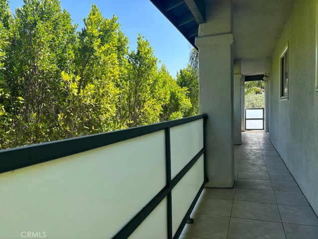 8731 Topanga Cyn. Blvd., West Hills, CA 91304
