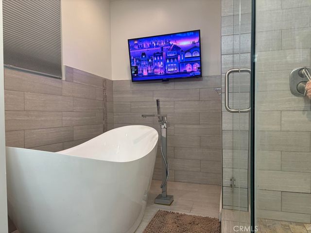 8731 Topanga Cyn. Blvd., West Hills, CA 91304