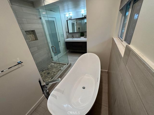 8731 Topanga Cyn. Blvd., West Hills, CA 91304