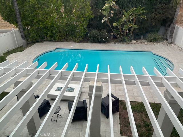 8731 Topanga Cyn. Blvd., West Hills, CA 91304