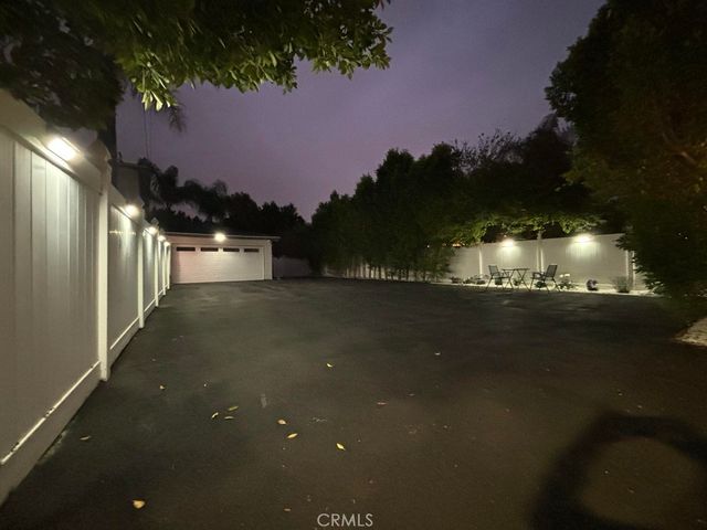 8731 Topanga Cyn. Blvd., West Hills, CA 91304
