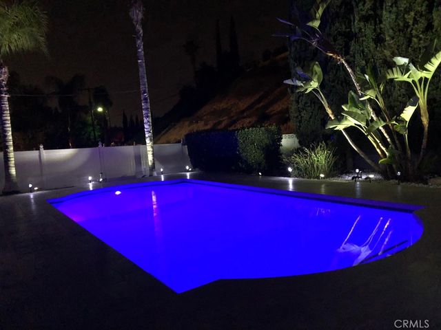 8731 Topanga Cyn. Blvd., West Hills, CA 91304