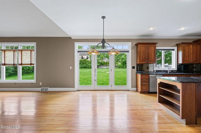 229 Menlo Park Road, Niskayuna, NY 12309