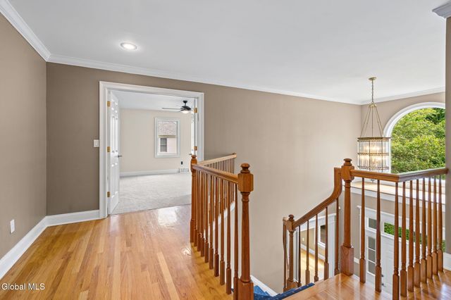 229 Menlo Park Road, Niskayuna, NY 12309