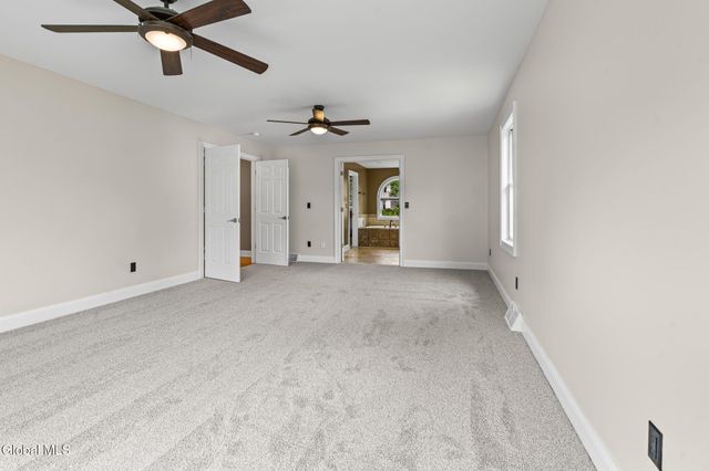 229 Menlo Park Road, Niskayuna, NY 12309