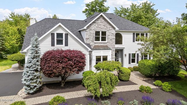 229 Menlo Park Road, Niskayuna, NY 12309