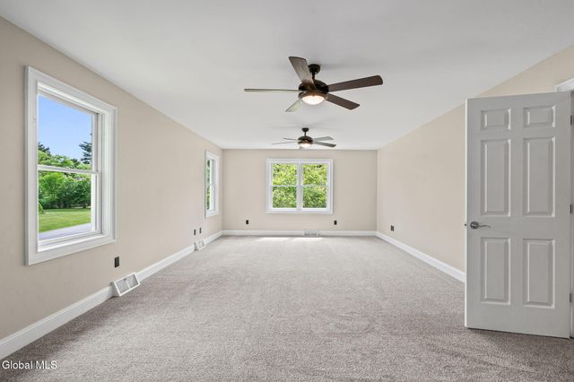 229 Menlo Park Road, Niskayuna, NY 12309