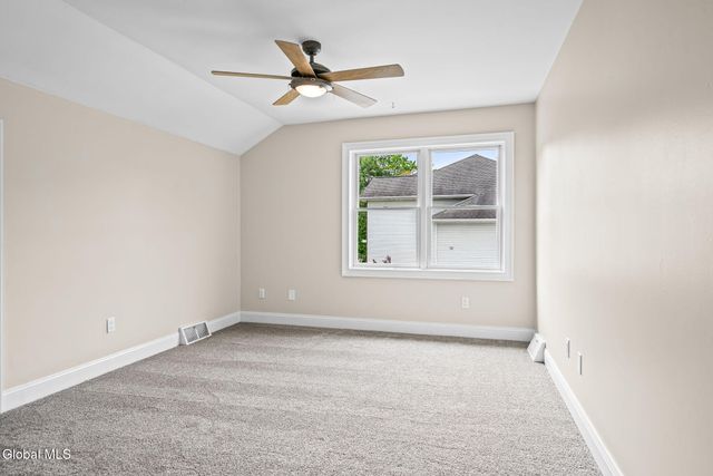229 Menlo Park Road, Niskayuna, NY 12309