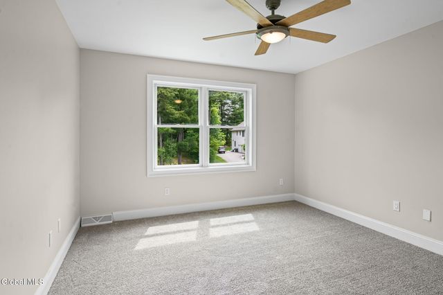 229 Menlo Park Road, Niskayuna, NY 12309