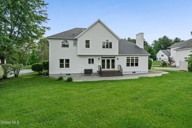 229 Menlo Park Road, Niskayuna, NY 12309