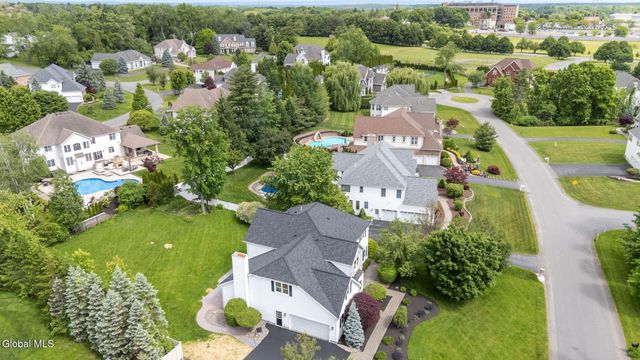 229 Menlo Park Road, Niskayuna, NY 12309