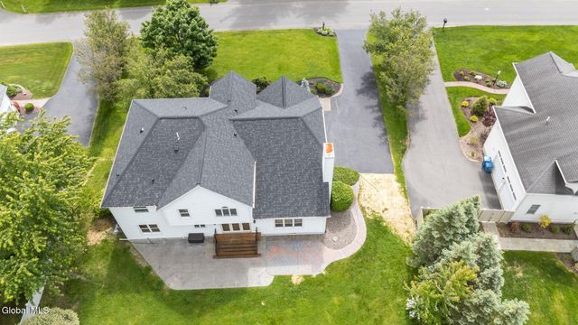 229 Menlo Park Road, Niskayuna, NY 12309