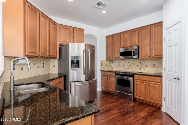 10329 W CASHMAN Drive, Peoria, AZ 85383