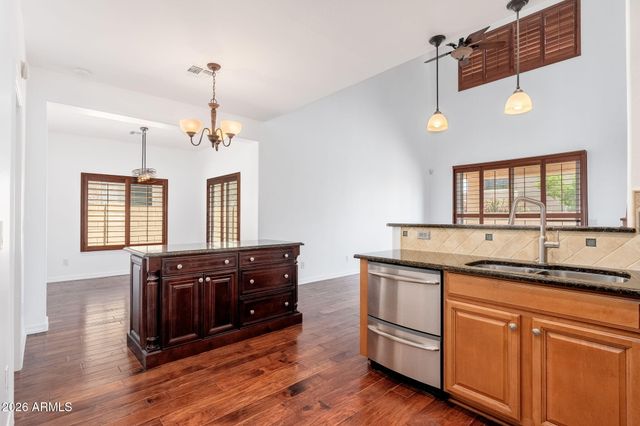 10329 W CASHMAN Drive, Peoria, AZ 85383