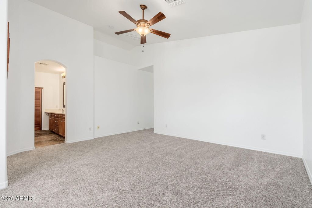 Image 24 of property listing at 10329 W CASHMAN Drive, Peoria, AZ 85383
