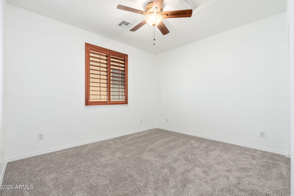 Image 28 of property listing at 10329 W CASHMAN Drive, Peoria, AZ 85383