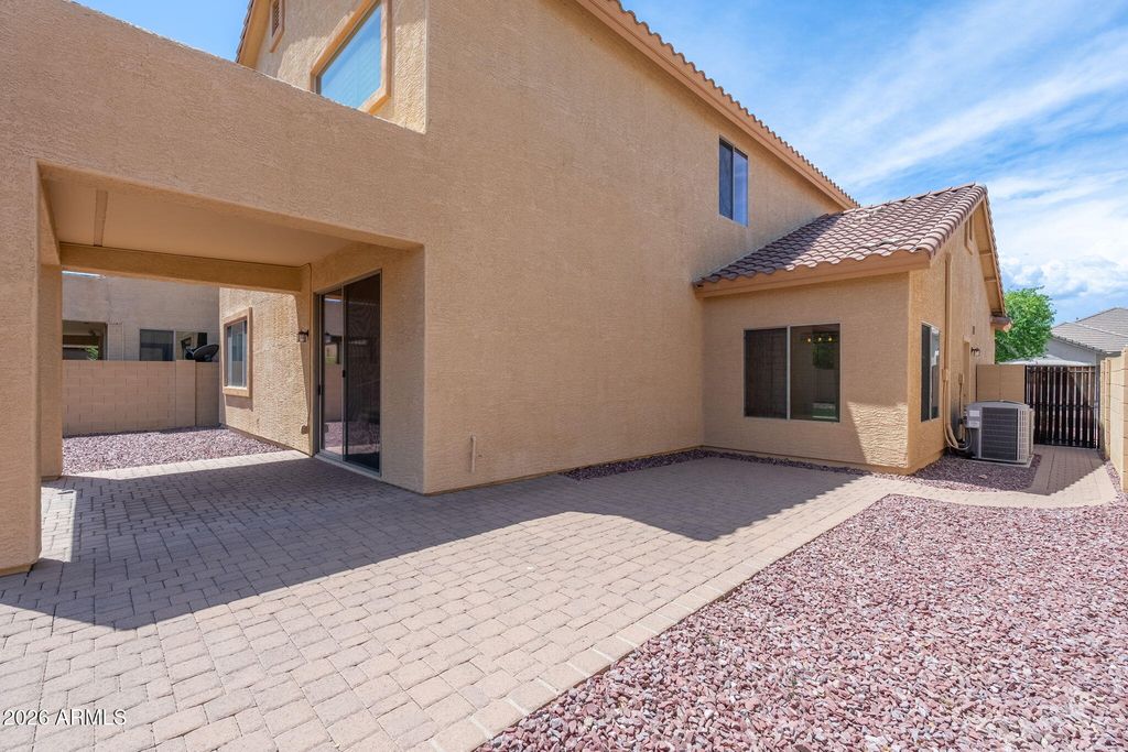 Image 37 of property listing at 10329 W CASHMAN Drive, Peoria, AZ 85383