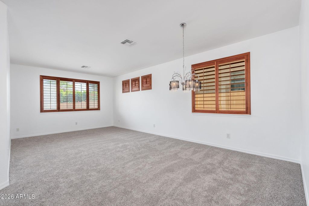 Image 5 of property listing at 10329 W CASHMAN Drive, Peoria, AZ 85383