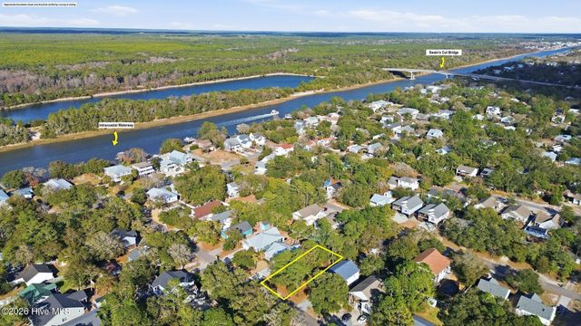 158 NW 9th Street, Oak Island, NC 28465
