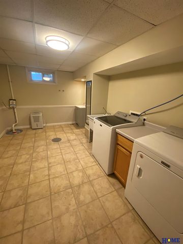 1020 S 32nd Street, Lincoln, NE 68510