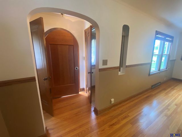 1020 S 32nd Street, Lincoln, NE 68510