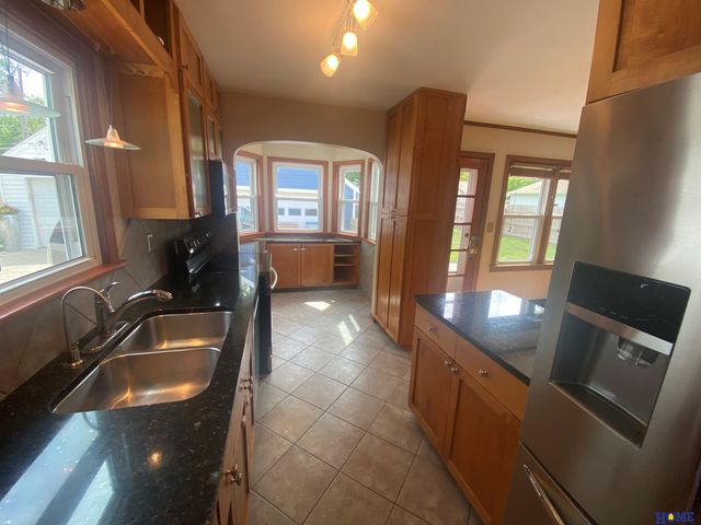 1020 S 32nd Street, Lincoln, NE 68510