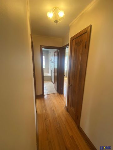 1020 S 32nd Street, Lincoln, NE 68510