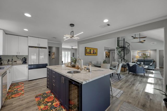 204 Springs Edge Drive, Conroe, TX 77356