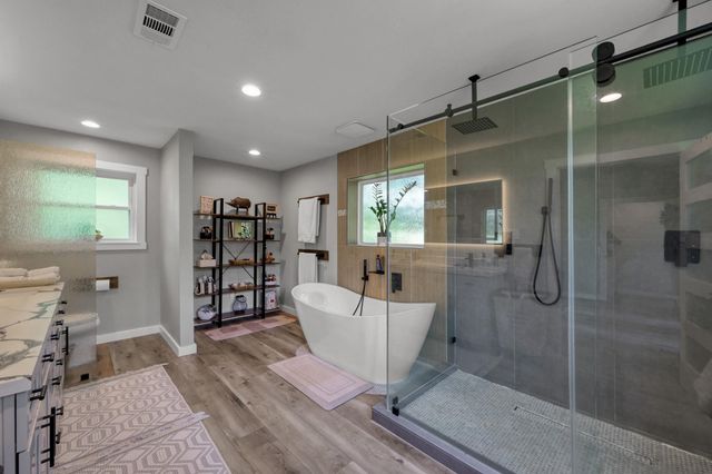 204 Springs Edge Drive, Conroe, TX 77356