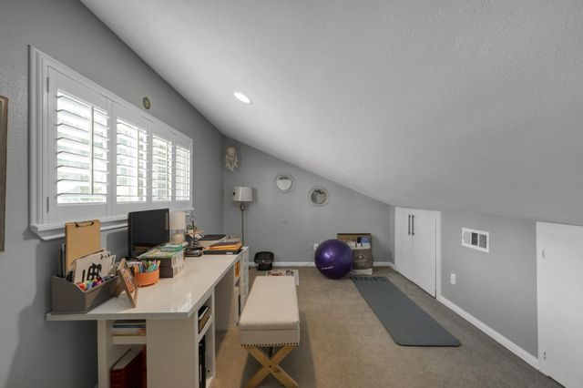 204 Springs Edge Drive, Conroe, TX 77356