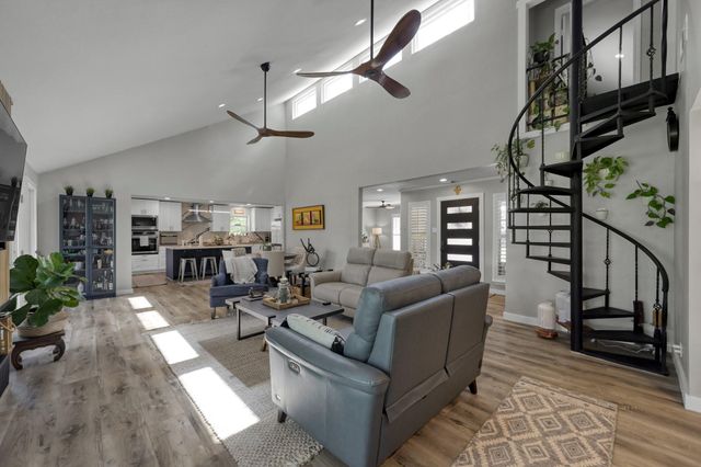 204 Springs Edge Drive, Conroe, TX 77356