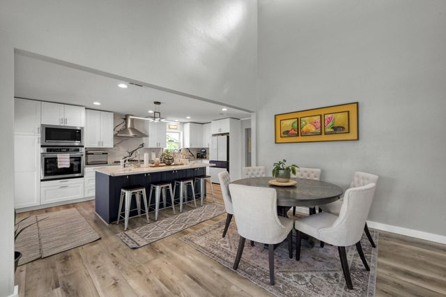 204 Springs Edge Drive, Conroe, TX 77356