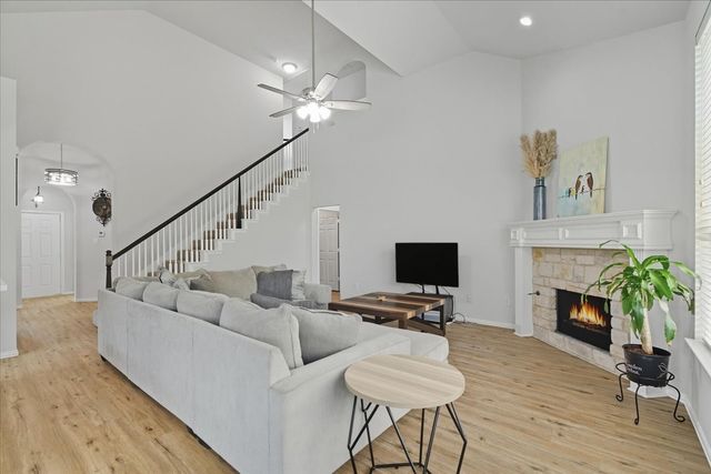 409 Springtree Road, Lake Dallas, TX 75065