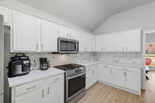 409 Springtree Road, Lake Dallas, TX 75065