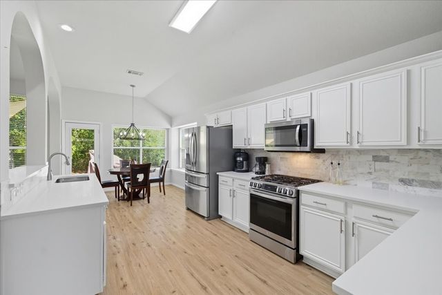 409 Springtree Road, Lake Dallas, TX 75065