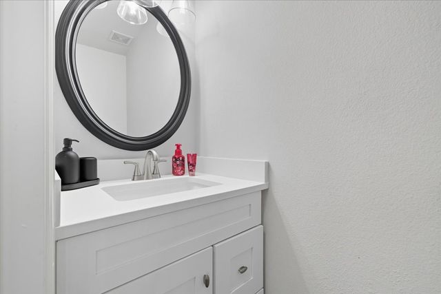409 Springtree Road, Lake Dallas, TX 75065