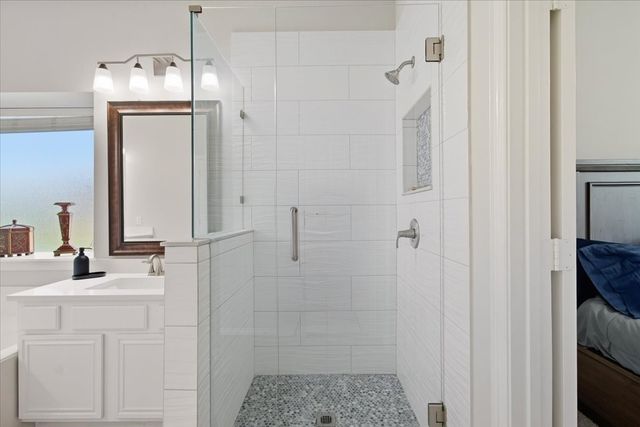 409 Springtree Road, Lake Dallas, TX 75065