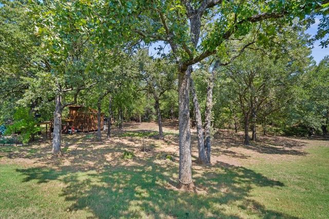 409 Springtree Road, Lake Dallas, TX 75065