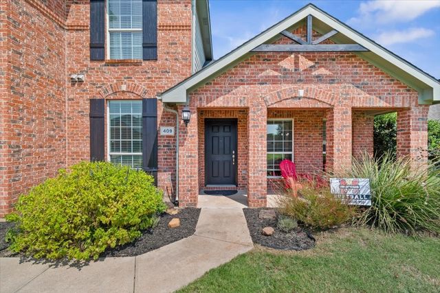 409 Springtree Road, Lake Dallas, TX 75065