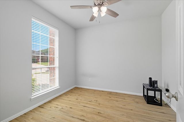 409 Springtree Road, Lake Dallas, TX 75065