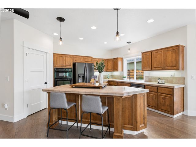 3902 Ne 203RD Ave, Fairview, OR 97024