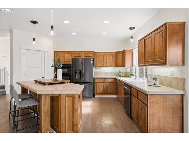 3902 Ne 203RD Ave, Fairview, OR 97024