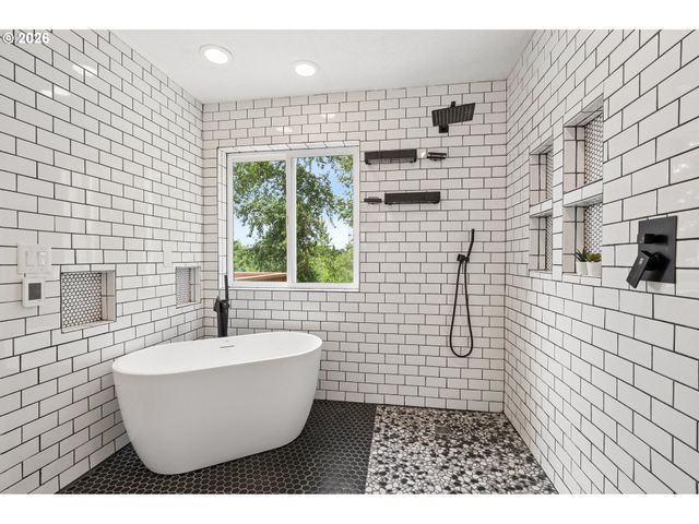 3902 Ne 203RD Ave, Fairview, OR 97024